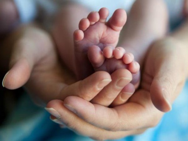etah woman gave birth a child before hospital as she did not get any medical assistance from hospital etah woman gave birth a child before hospital as she did not get any medical assistance from hospital