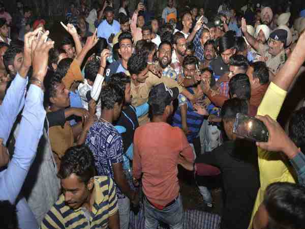 गेटमैन पर खड़ा किया सवाल