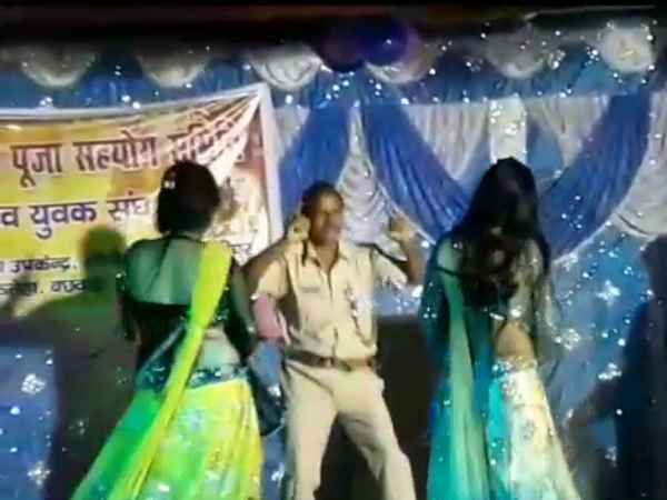 senior officer suspended cops for dance with bar girls in begusarai senior officer suspended cops for dance with bar girls in begusarai