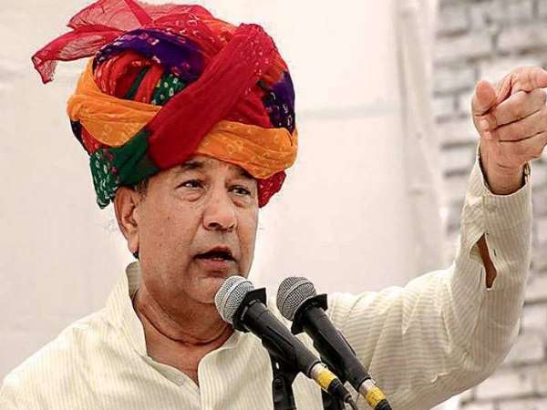बीजेपी अध्यक्ष अमित शाह की आलोचना
