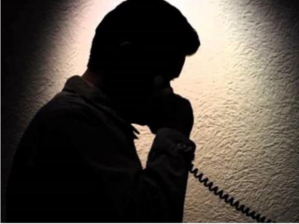दुबई के अकाउंट में मांगे 12 लाख रुपए
