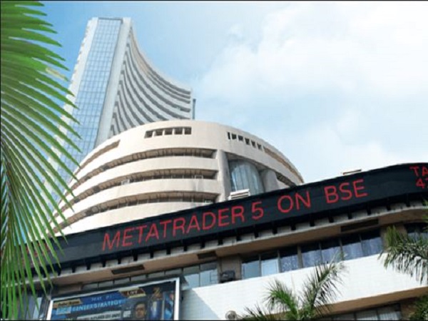 rupee down against dollar, sensex edges lower in early trade rupee down against dollar, sensex edges lower in early trade
