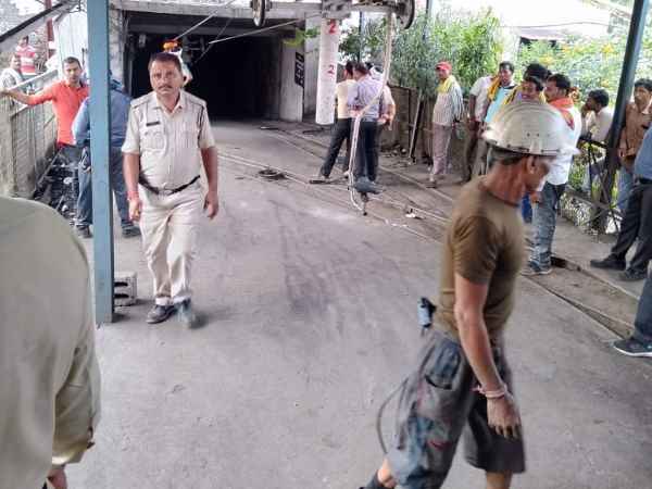 Four laborers died due to stone falling in Chhindwara Four laborers died due to stone falling in Chhindwara