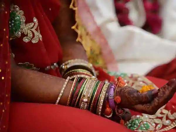 शादी में क्या मिलेगा ये भी जान लें