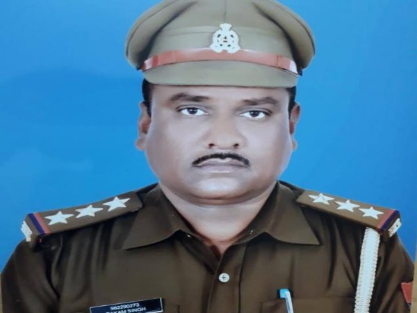 bareilly VHP leader rahul gupta scolded inspector on phone bareilly VHP leader rahul gupta scolded inspector on phone