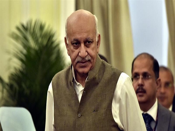 ये सभी महिला पत्रकार एशियन ऐज न्यूजपेपर में उनके साथ काम कर चुकी हैं