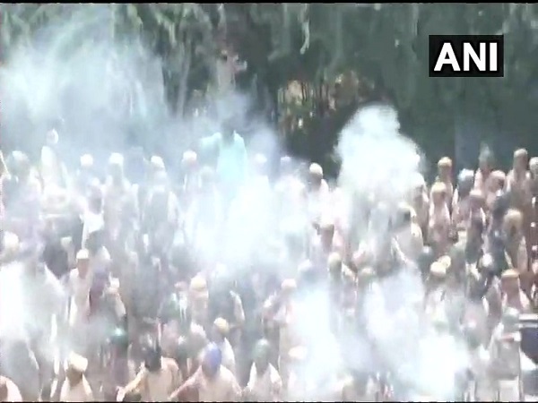 किसानों पर दागे गए थे आंसू गैस के गोले