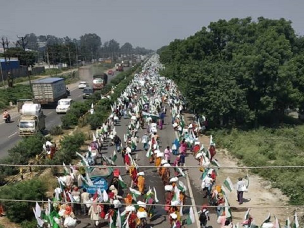 25000 Landless poor march towards Delhi from Gwalior 25000 Landless poor march towards Delhi from Gwalior