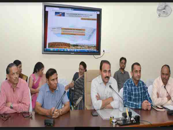 ECI launches cVIGIL app where Citizens can report MCC violations on it ECI launches cVIGIL app where Citizens can report MCC violations on it