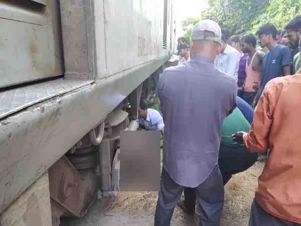 धीमी स्पीड के चलते बड़ा हादसा टला