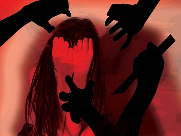 जमीन सौदे की बात करने को घर से बुलाकार रेप