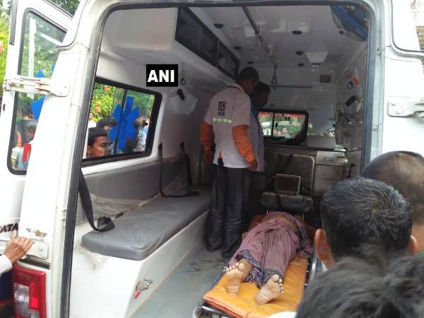 हादसे के बाद आसपास के गांव के लोग पहुंचे और प्रशासन को इसकी सूचना दी। पुलिस ने आम लोगों की मदद से घायलों को बस से निकाल और नजदीकी अस्पताल भेजा। वहीं बस को निकालने के लिए क्रेन मंगाई गई। हादसे के बाद आसपास के गांव के लोग पहुंचे और प्रशासन को इसकी सूचना दी। पुलिस ने आम लोगों की मदद से घायलों को बस से निकाल और नजदीकी अस्पताल भेजा। वहीं बस को निकालने के लिए क्रेन मंगाई गई।