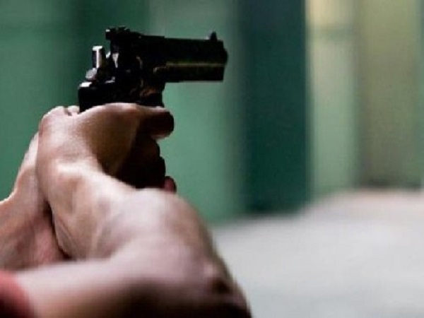 यूपी: पुलिस और बदमाशों में एक बार फिर हुई मुठभेड़, एक लाख का इनामी बदमाश गिरफ्तार यूपी: पुलिस और बदमाशों में एक बार फिर हुई मुठभेड़, एक लाख का इनामी बदमाश गिरफ्तार