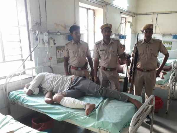 Police encounter with illegal mining mafia in Jaipur Police encounter with illegal mining mafia in Jaipur
