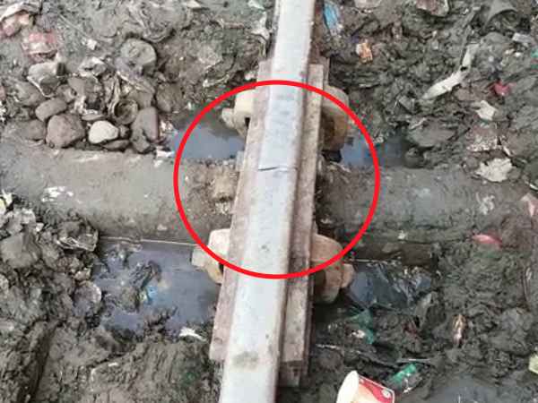 major accident avoided in jaunpur, Kisan Express stopped was about to cross the damage track major accident avoided in jaunpur, Kisan Express stopped was about to cross the damage track