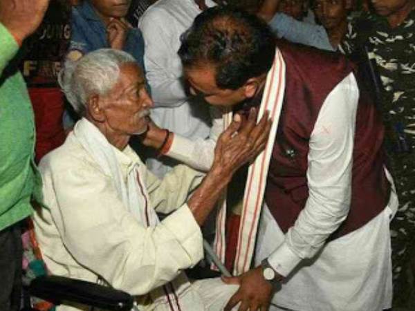 up deputy cm keshav prasad mauryas father died at the age of 75 year up deputy cm keshav prasad mauryas father died at the age of 75 year