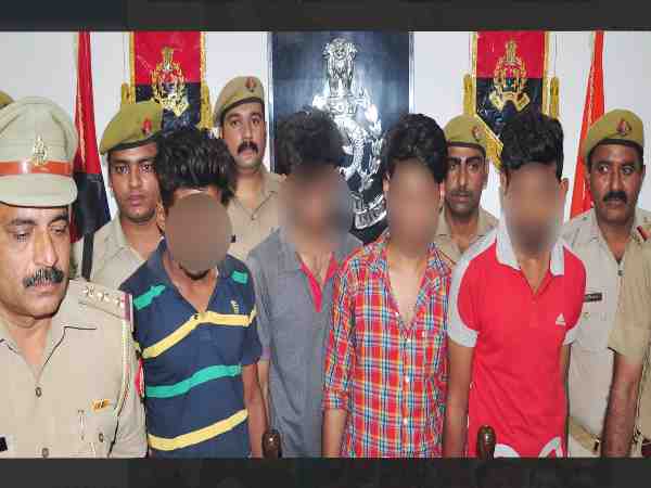 police caught four thieves who looted girls in saharanpur police caught four thieves who looted girls in saharanpur