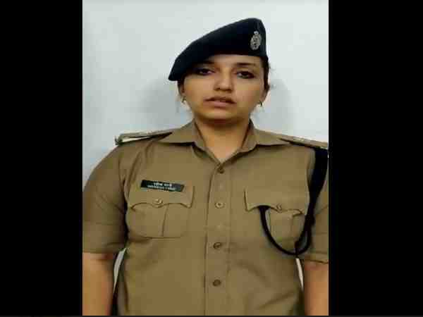shoe thrown on policemen during his duty in kanpur shoe thrown on policemen during his duty in kanpur