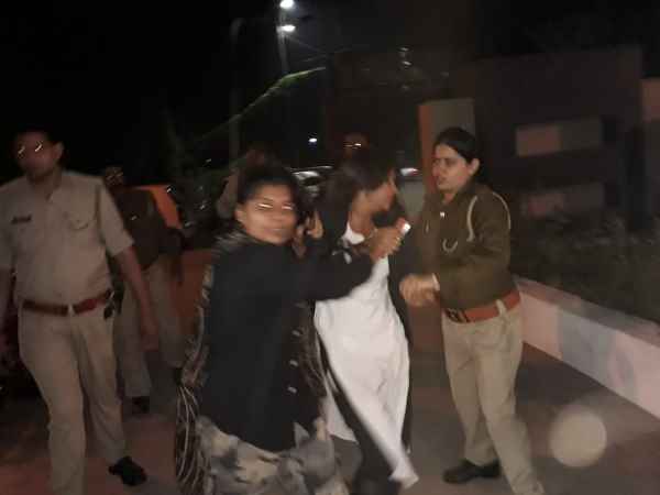 दरोगा पिटाई मामले से आई थी चर्चा में