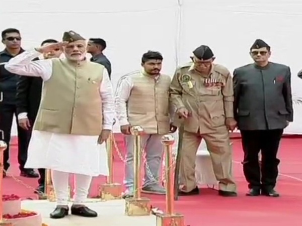 पीएम मोदी ने साल में दूसरी बार लाल किले पर फहराया तिरंगा पीएम मोदी ने साल में दूसरी बार लाल किले पर फहराया तिरंगा