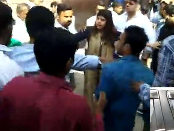 Former SP leader Pankhuri Pathak attacked by Bajrang Dal activists in Aligarh Former SP leader Pankhuri Pathak attacked by Bajrang Dal activists in Aligarh