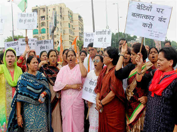 सुरक्षित नहीं महिलाएं