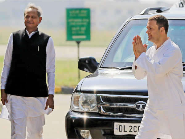 एकजुट कांग्रेस की तस्वीर दिखाने की कोशिश