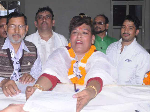 दो बार भरना पड़ा नामांकन