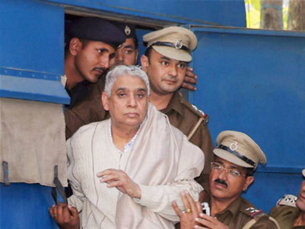 1999 में रामपाल ने करवाया सतलोक आश्रम का निर्माण