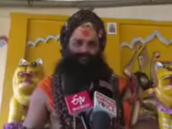mauni maharaj attacks on baba ramdev via BJP government mauni maharaj attacks on baba ramdev via BJP government