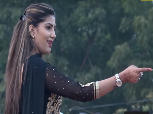 कार्यक्रम स्थल पर भगदड़ मच गई