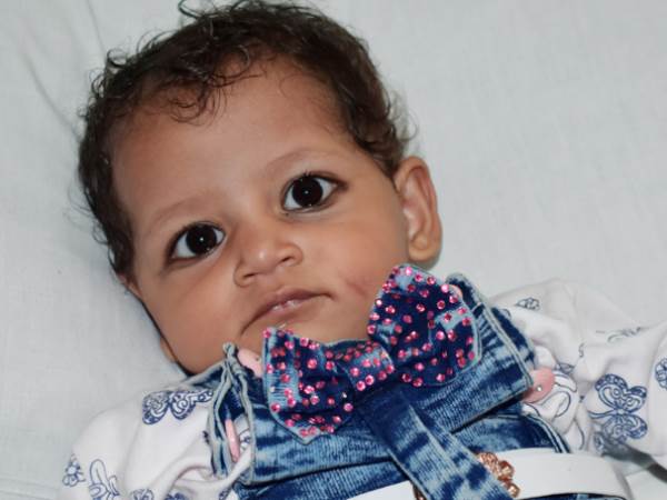 11 महीने की शिवानी की सर्जरी के लिए नहीं है मां-बाप के पास पैसे 11 महीने की शिवानी की सर्जरी के लिए नहीं है मां-बाप के पास पैसे