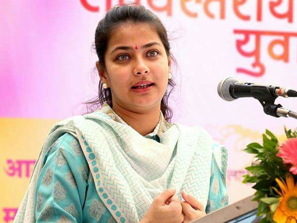 मैंने अपना मुंह खोला तो वह सोलापुर में मुंह दिखाने लायक नहीं रह जाएंगी