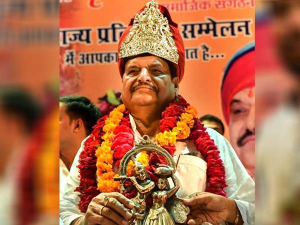 सौगात के पीछे ये है गणित