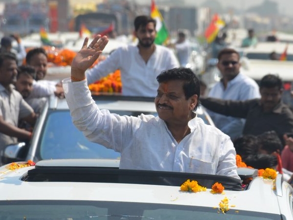 शिवपाल बीजेपी की 'बी' टीम हैं
