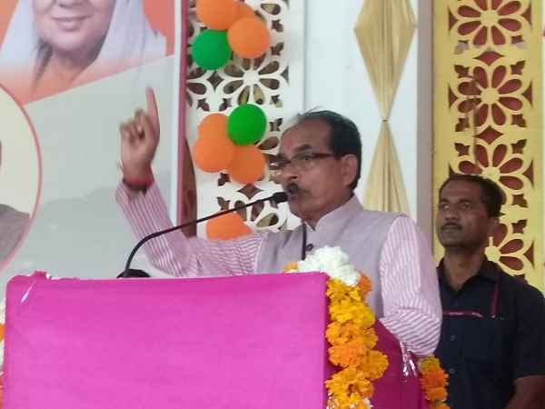 Shivraj Singh Chauhan gives big statement on Rahul Gandhi Shivraj Singh Chauhan gives big statement on Rahul Gandhi