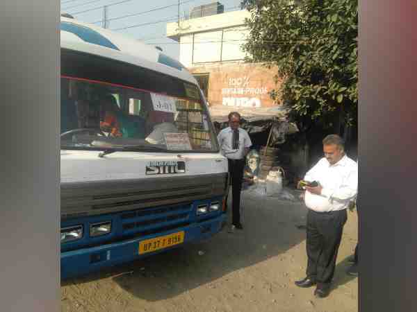 drunk driver driving the bus traffic policemen saved them drunk driver driving the bus traffic policemen saved them
