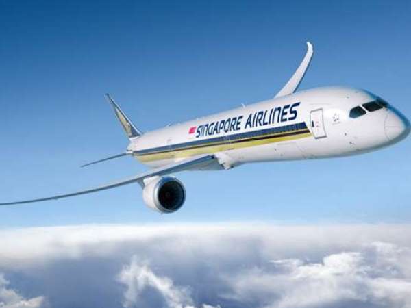 Singapore Airlines aircraft landed in New York after covering more than 15,000 km in 17 hours Singapore Airlines aircraft landed in New York after covering more than 15,000 km in 17 hours