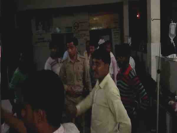 people injured in conflict between two groups for just two kg of wheat in shahjahanpur people injured in conflict between two groups for just two kg of wheat in shahjahanpur