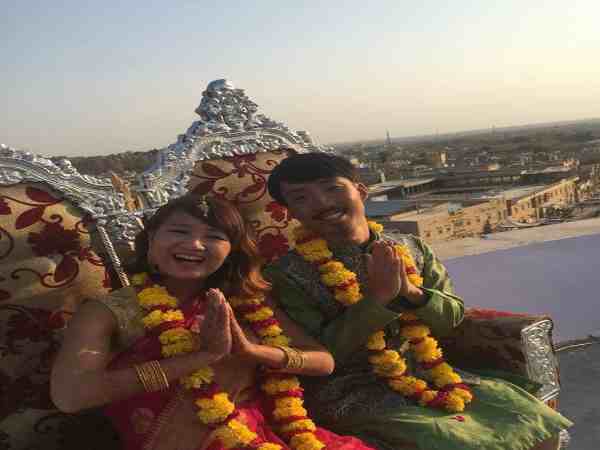 हिंदू रीति-रिवाज से हुई शादी
