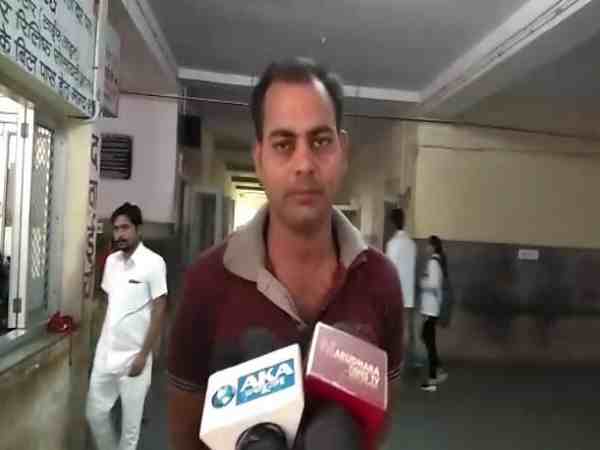 राजस्थान: सेना के जवान का नवजात बेटा अस्पताल से हुआ चोरी, सीसीटीवी में रिकॉर्ड हुई पूरी घटना राजस्थान: सेना के जवान का नवजात बेटा अस्पताल से हुआ चोरी, सीसीटीवी में रिकॉर्ड हुई पूरी घटना
