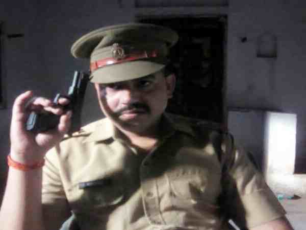 यूपी: फिल्म में काम मिलते ही इस सिपाही का हुआ प्रमोशन, बन गया टू स्टार दरोगा यूपी: फिल्म में काम मिलते ही इस सिपाही का हुआ प्रमोशन, बन गया टू स्टार दरोगा