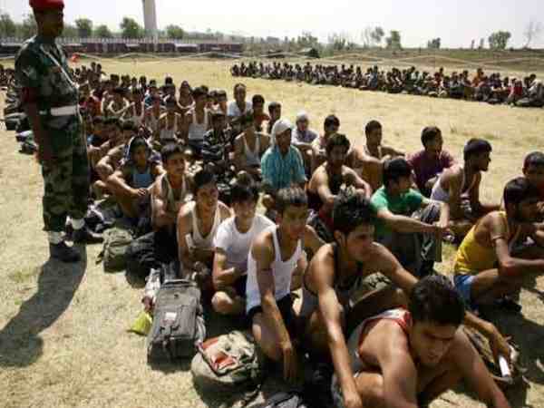 यूपी: सेना में भर्ती होने वाले अभ्यर्थियों का ठंडा पड़ा खून, इस दिन होगी अगली परीक्षाएं यूपी: सेना में भर्ती होने वाले अभ्यर्थियों का ठंडा पड़ा खून, इस दिन होगी अगली परीक्षाएं