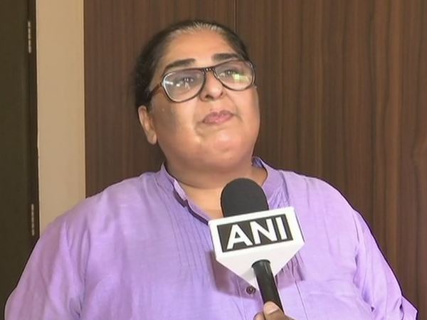 आलोकनाथ पर लगाया है नशा देकर रेप का आरोप