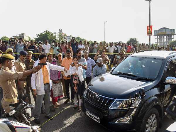 बाइक का हैंडल एसयूवी की तरफ क्यों नहीं था?