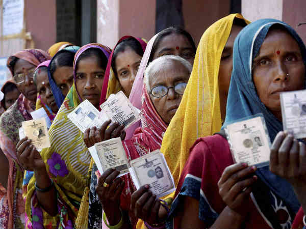 Rajasthan Assembly Elections 2018: हर क्षेत्र का एक पोलिंग बूथ होगा महिलाओं के हवाले Rajasthan Assembly Elections 2018: हर क्षेत्र का एक पोलिंग बूथ होगा महिलाओं के हवाले