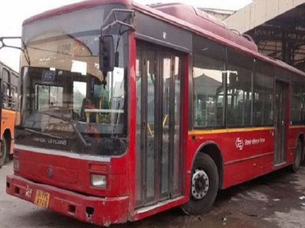 delhi: Man Allegedly Masturbates in Bus, Thrashed By woman delhi: Man Allegedly Masturbates in Bus, Thrashed By woman