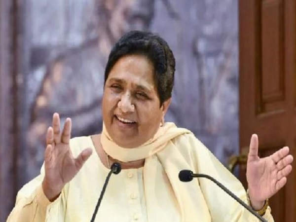 अखिलेश-मायावती ने भी दिखाया दम