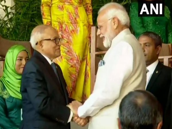 मालदीव में नई सरकार के शपथ ग्रहण में पहुंचे पीएम मोदी मालदीव में नई सरकार के शपथ ग्रहण में पहुंचे पीएम मोदी