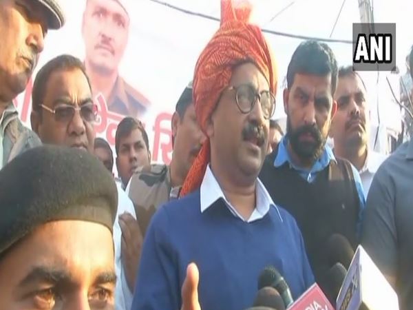केजरीवाल बोलें- ये लोग मुझे मिलकर मरवाना चाहते हैं केजरीवाल बोलें- ये लोग मुझे मिलकर मरवाना चाहते हैं